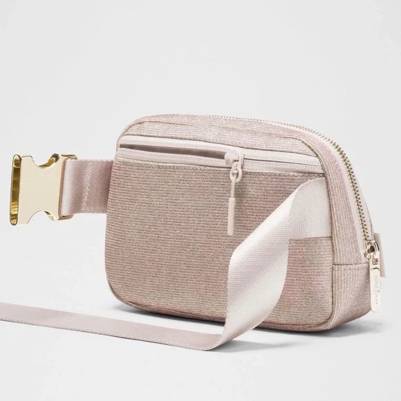 🆕 LULULEMON Everywhere Belt Bag 1L Glitter Pink Champagne/Muse/Gold NWT - Picture 5 of 17